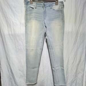 American Eagle Jeans - 360 Super Stretch Skinny Jeggings - Size 10 light wash